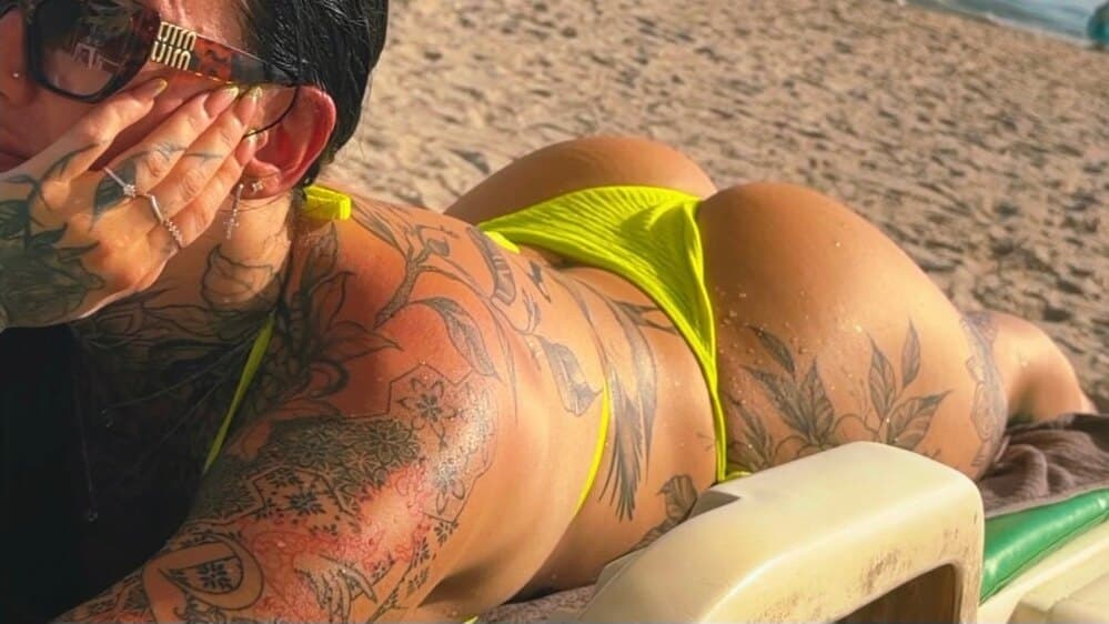 Mia Ivory banner image
