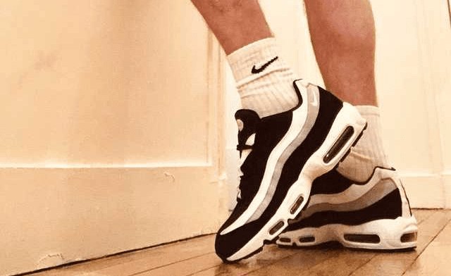 Antho Sneakers Feet banner image