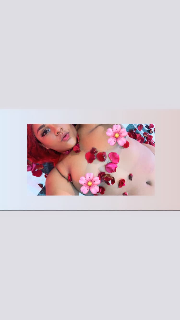 La grey 🦋💸💰 banner image