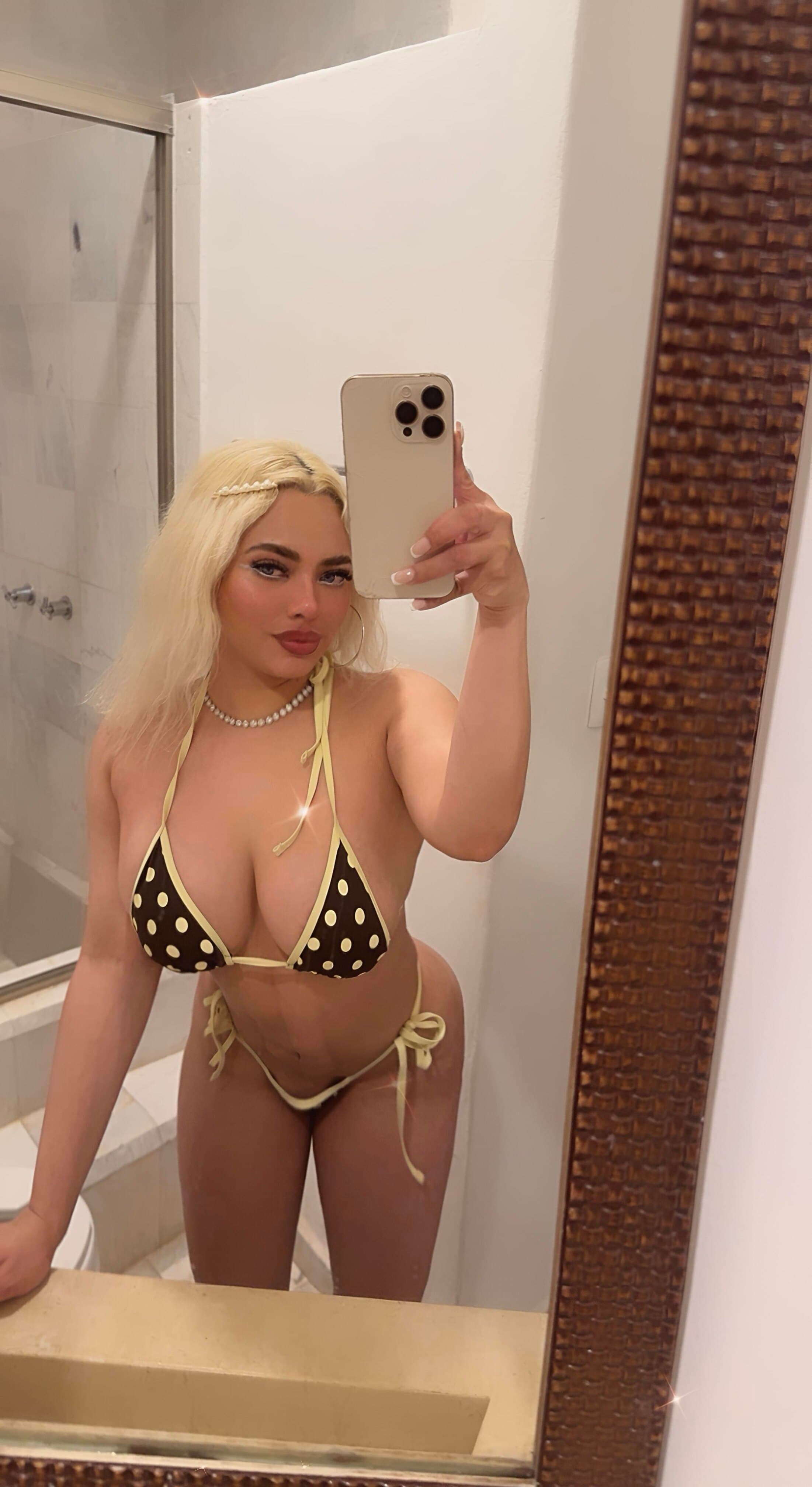 Latina π₯ banner image