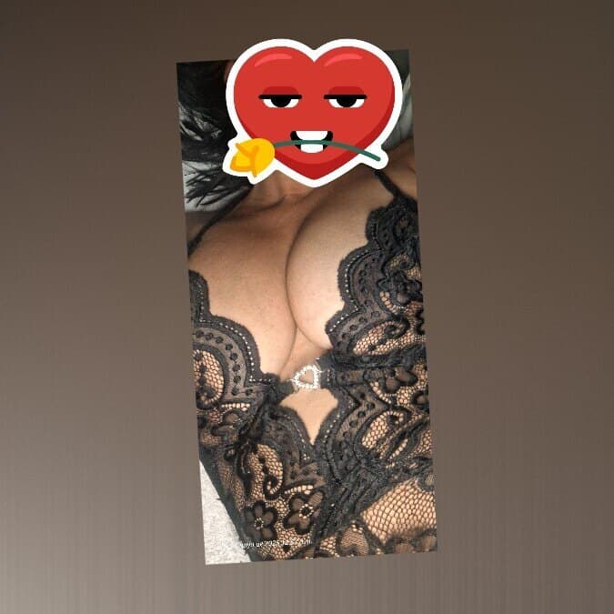claudia rodriguez banner image