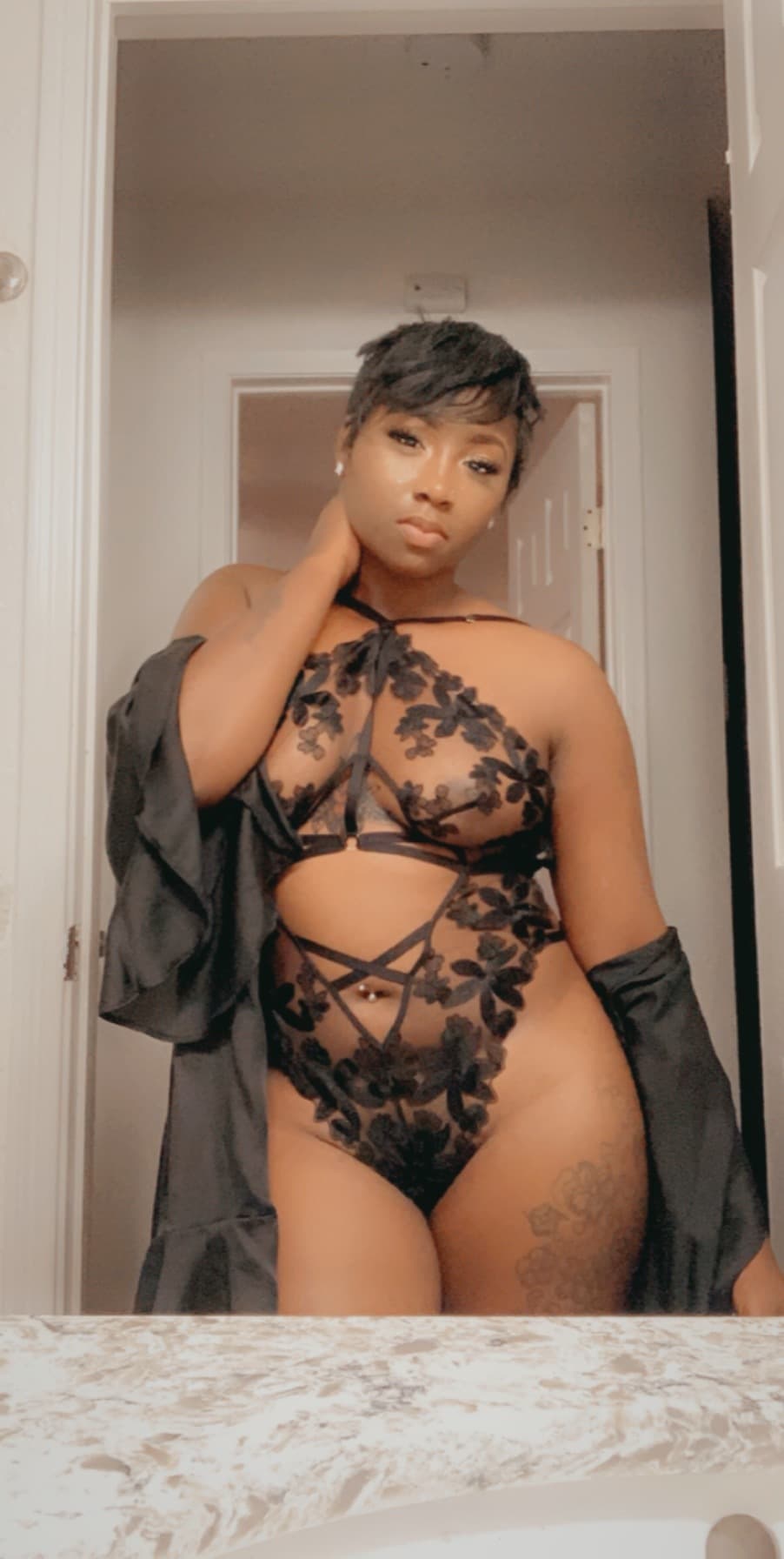 Zari_themodel banner image
