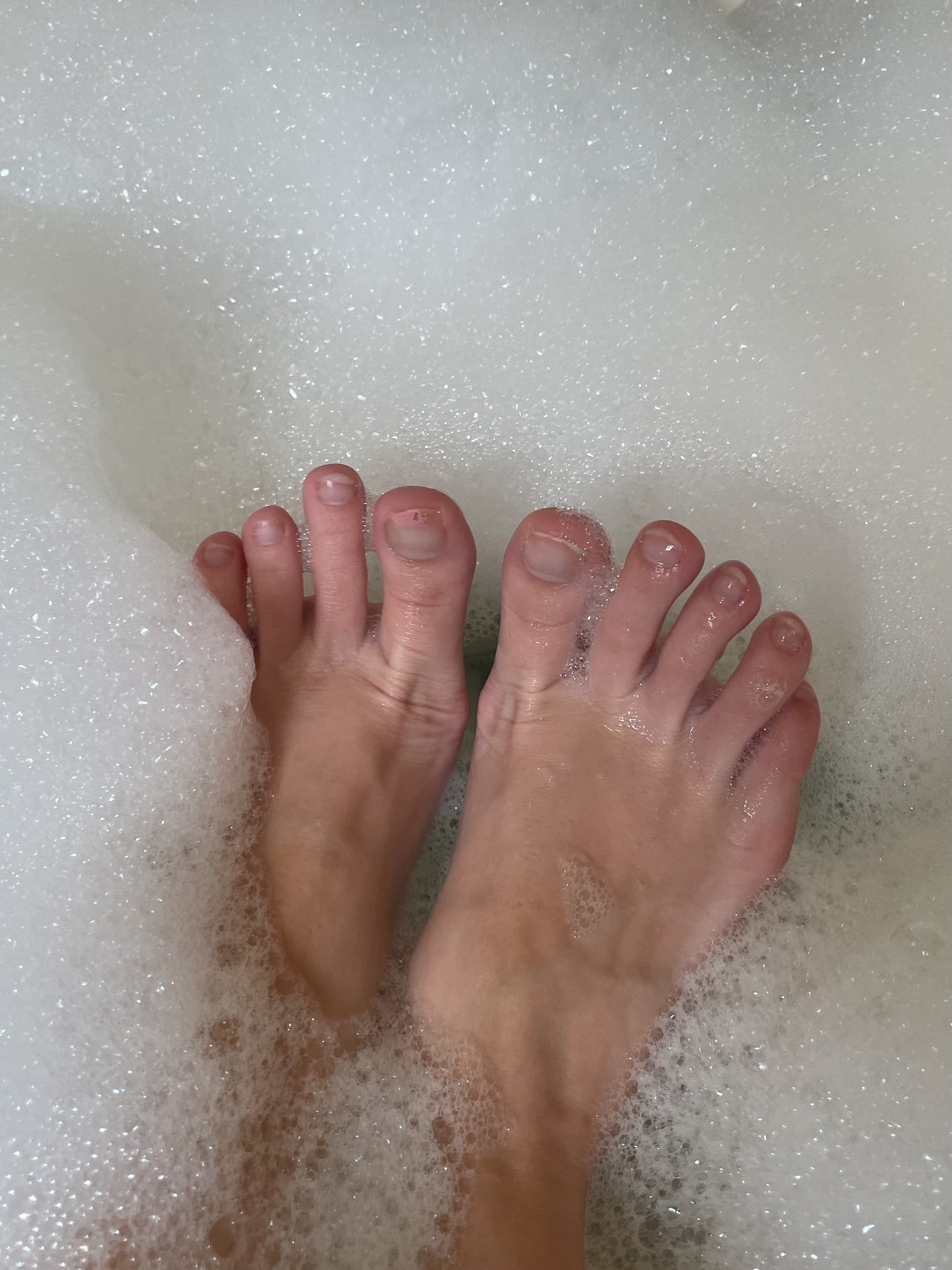 Lou’s Feet banner image