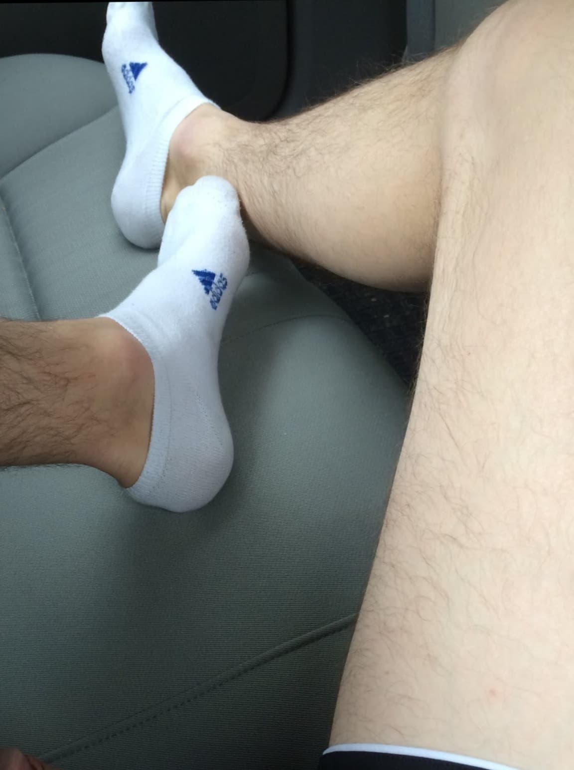 🦶🏻 PIE GRANDE / BIG FEET banner image