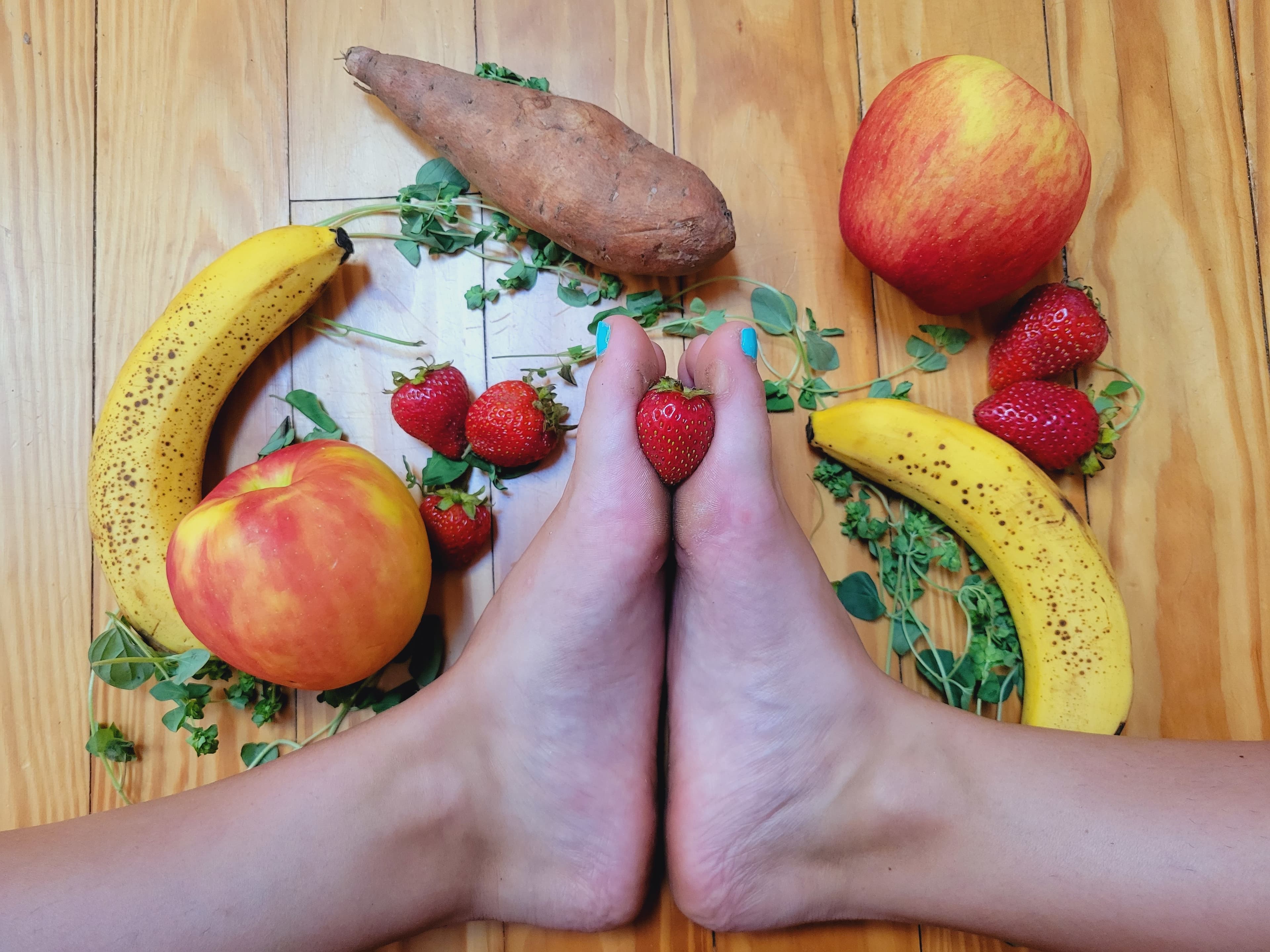 Where feet 'meats' food banner image