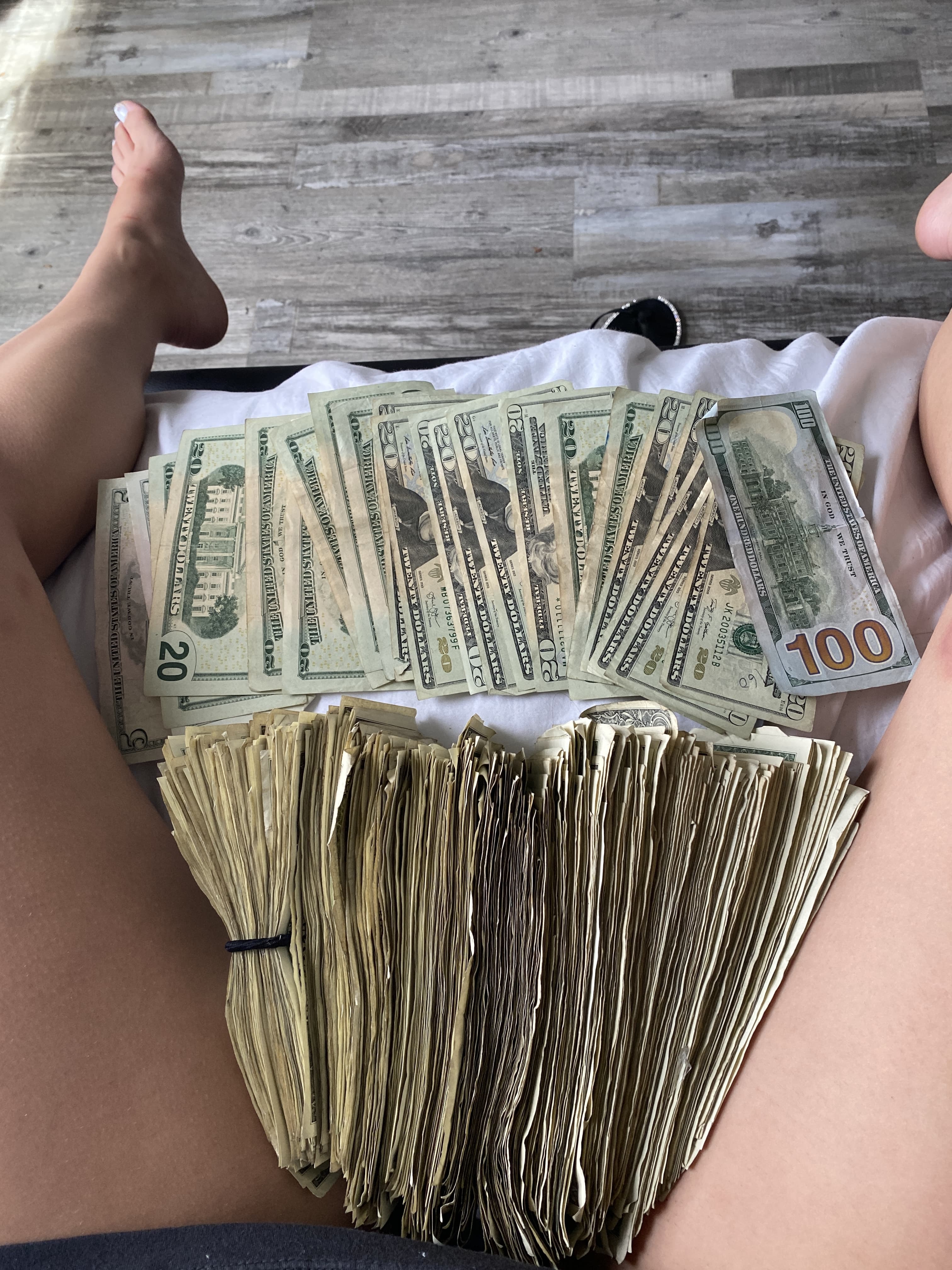 J💌 banner image