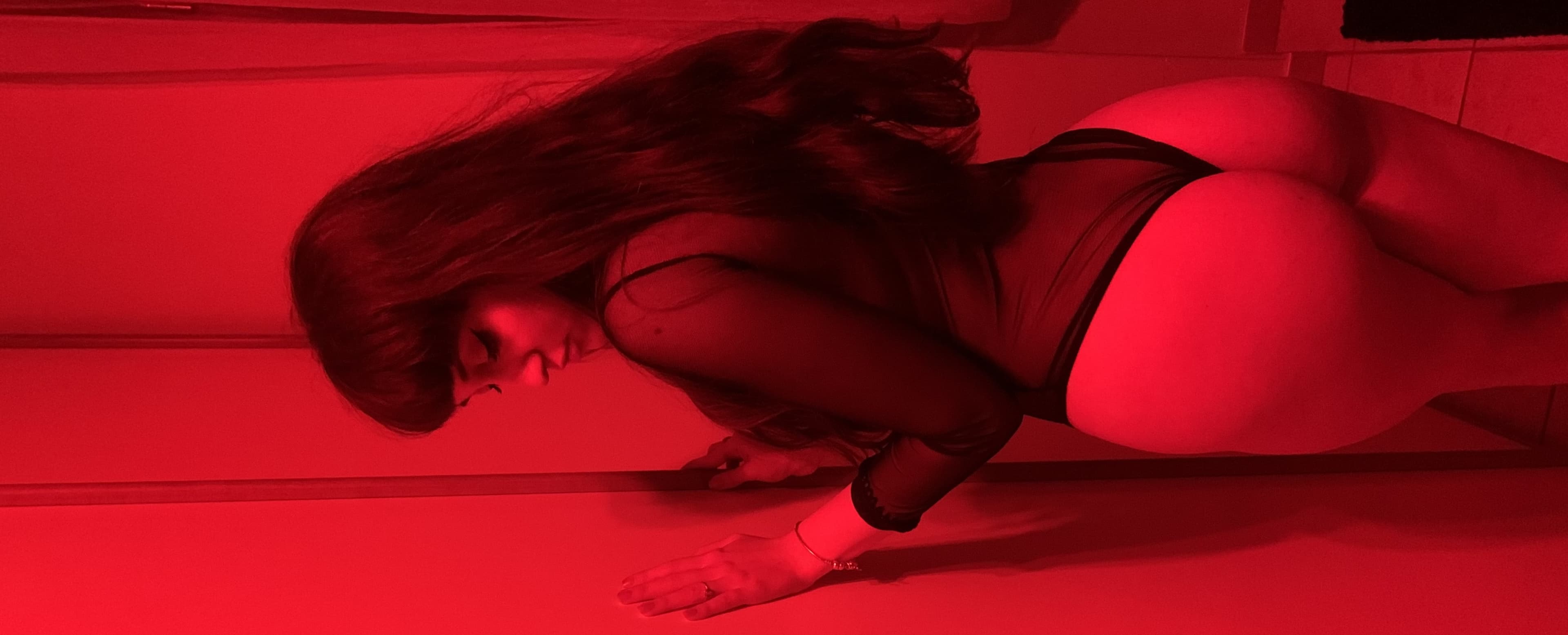 Veronnie 🌙 banner image