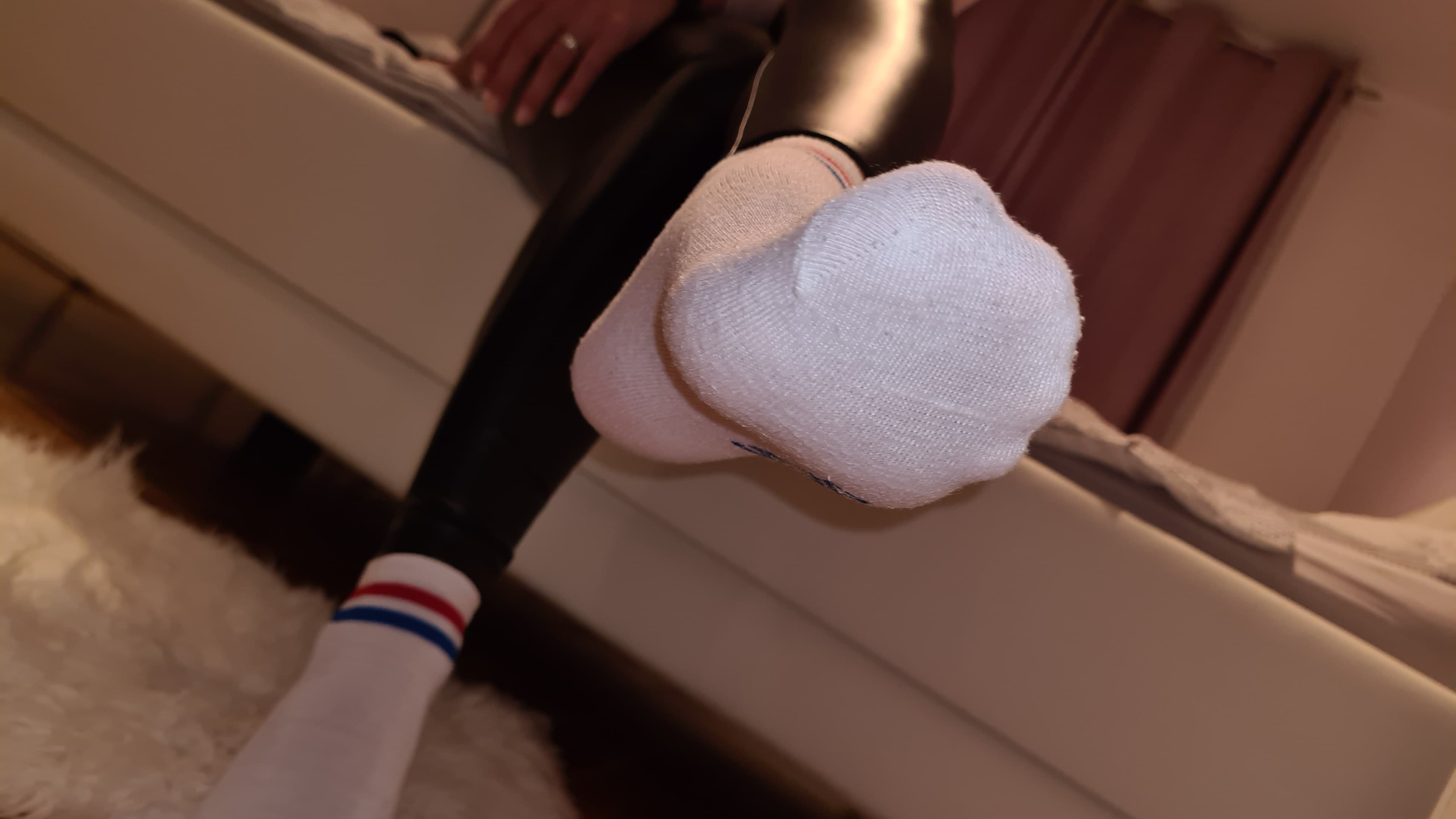 sockedfeet_💋 banner image