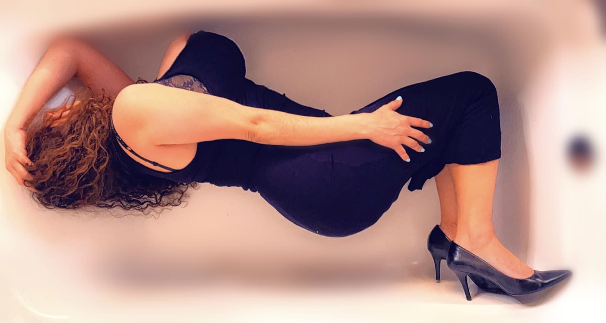 Yasmine Amor banner image