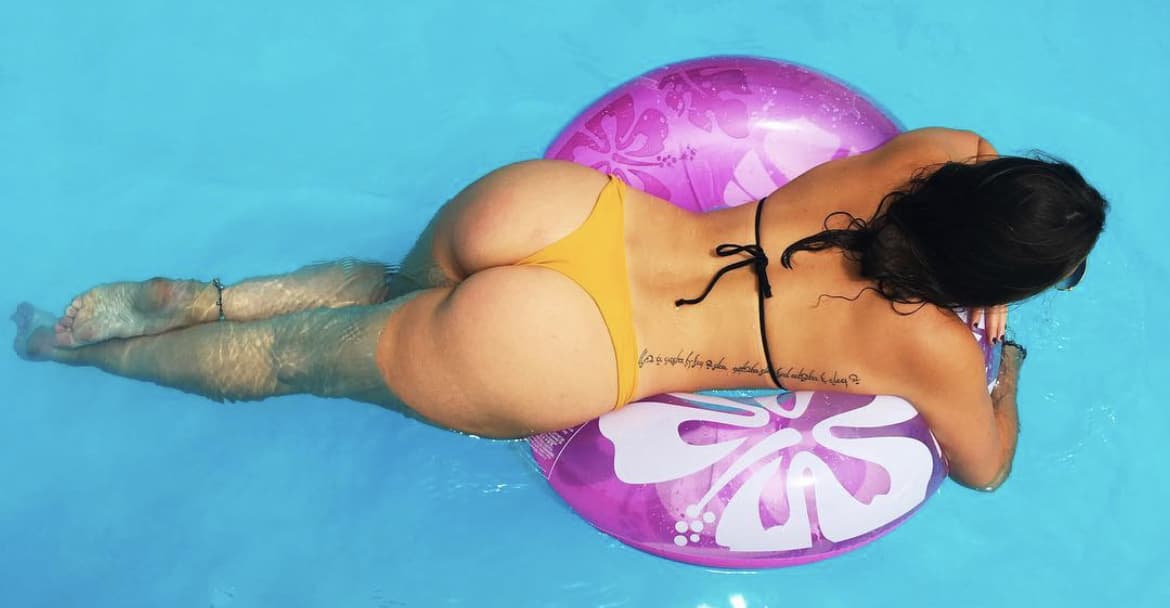 Belle 🍑 banner image