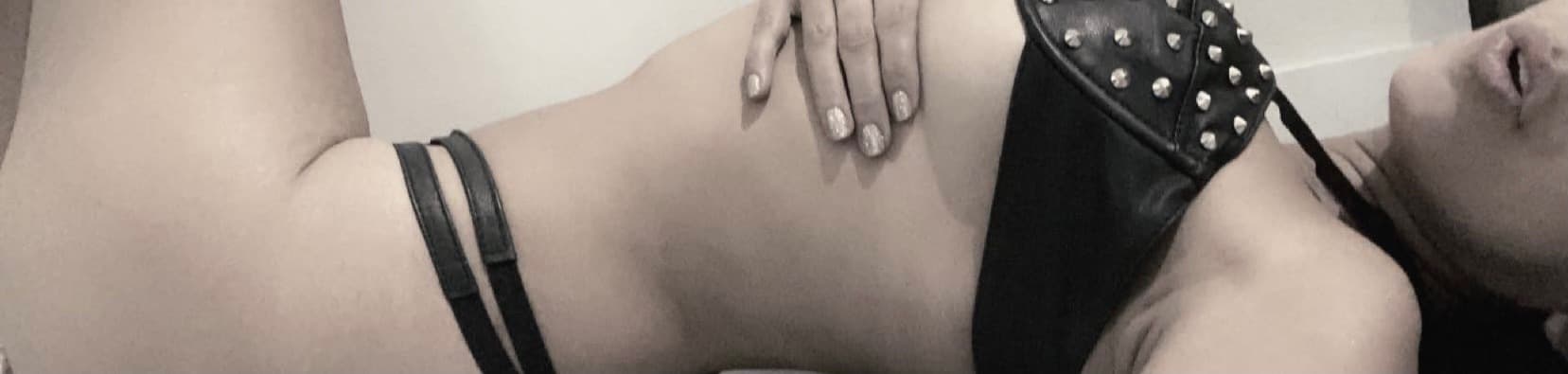 Strapon Latina banner image