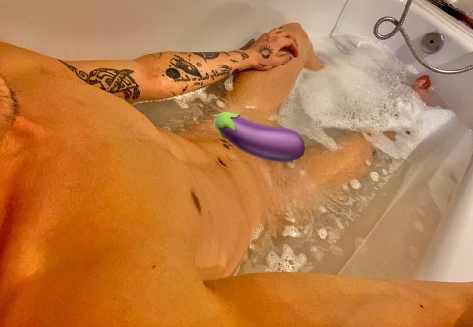 Dee 👿 banner image