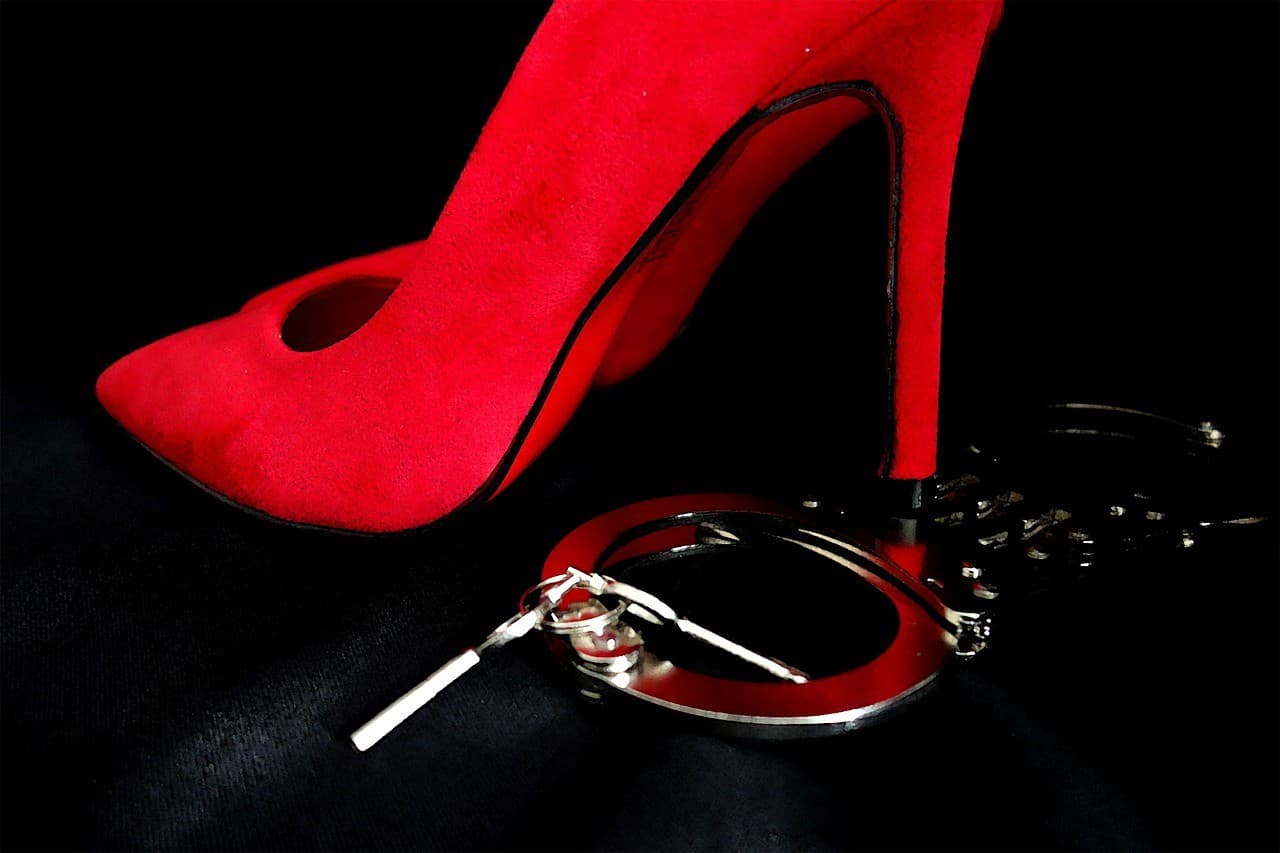 Simone White banner image