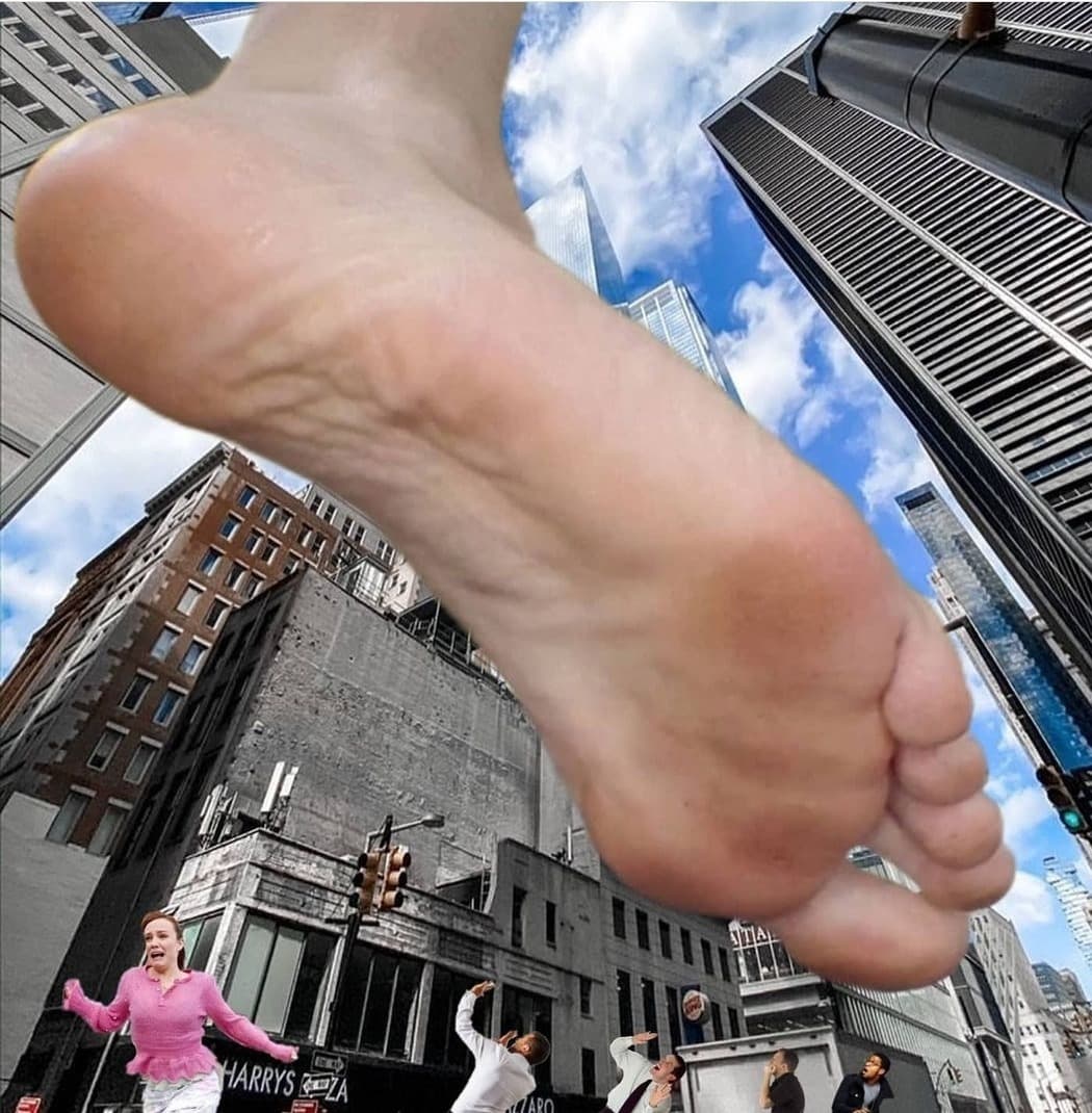 Lola Longfoot banner image