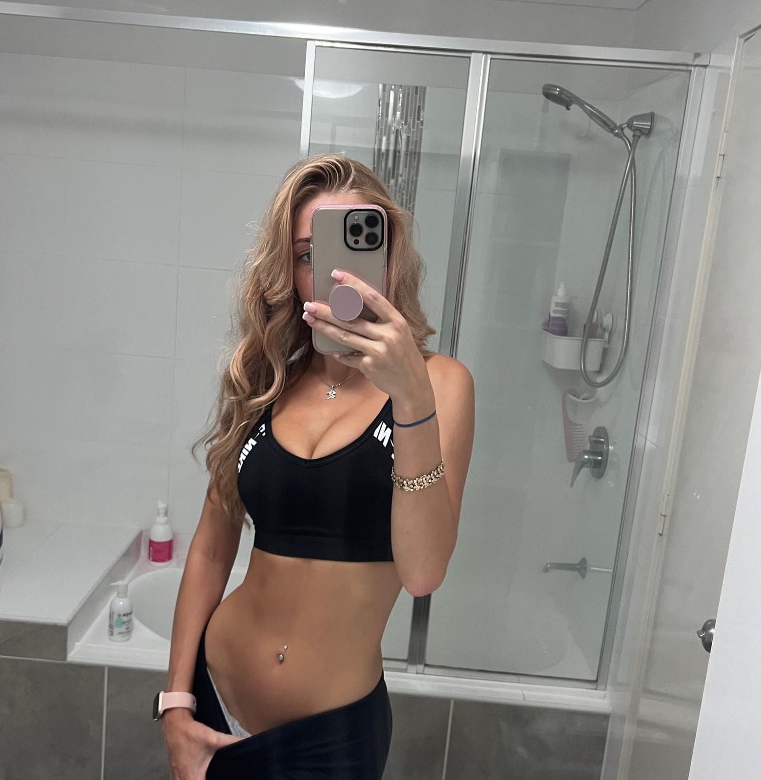 Alexis Skye banner image