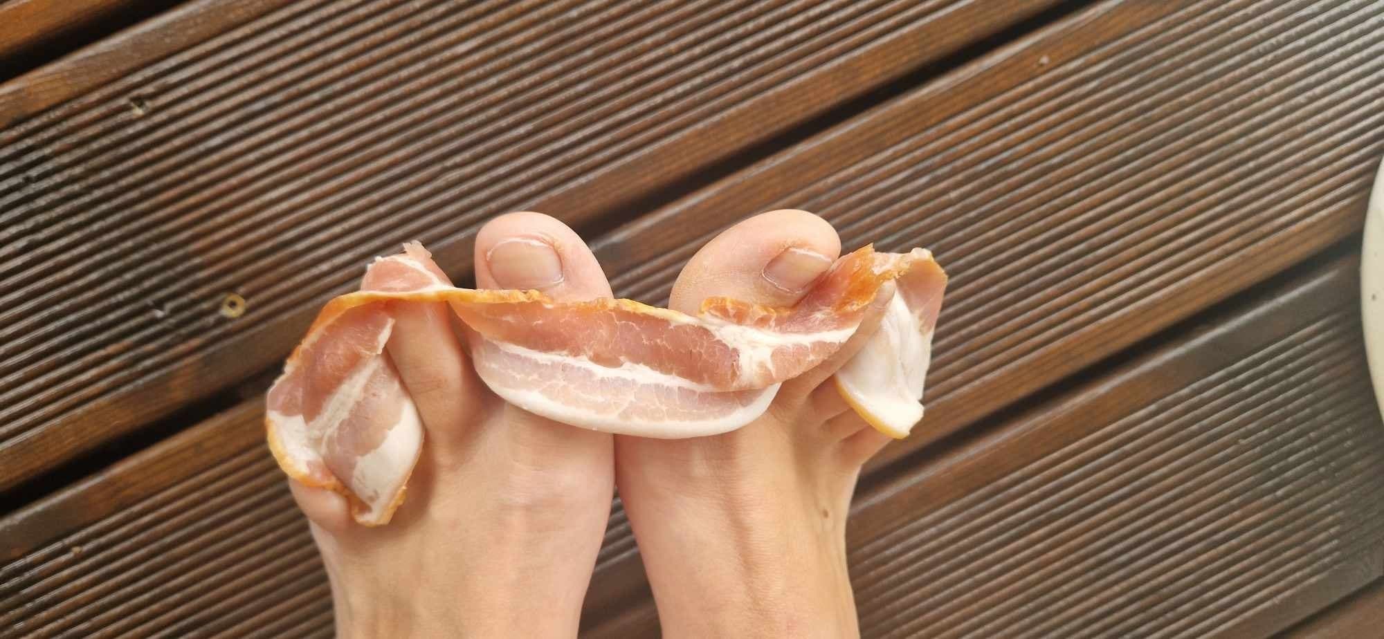 INGRIDS UGLY FEET banner image