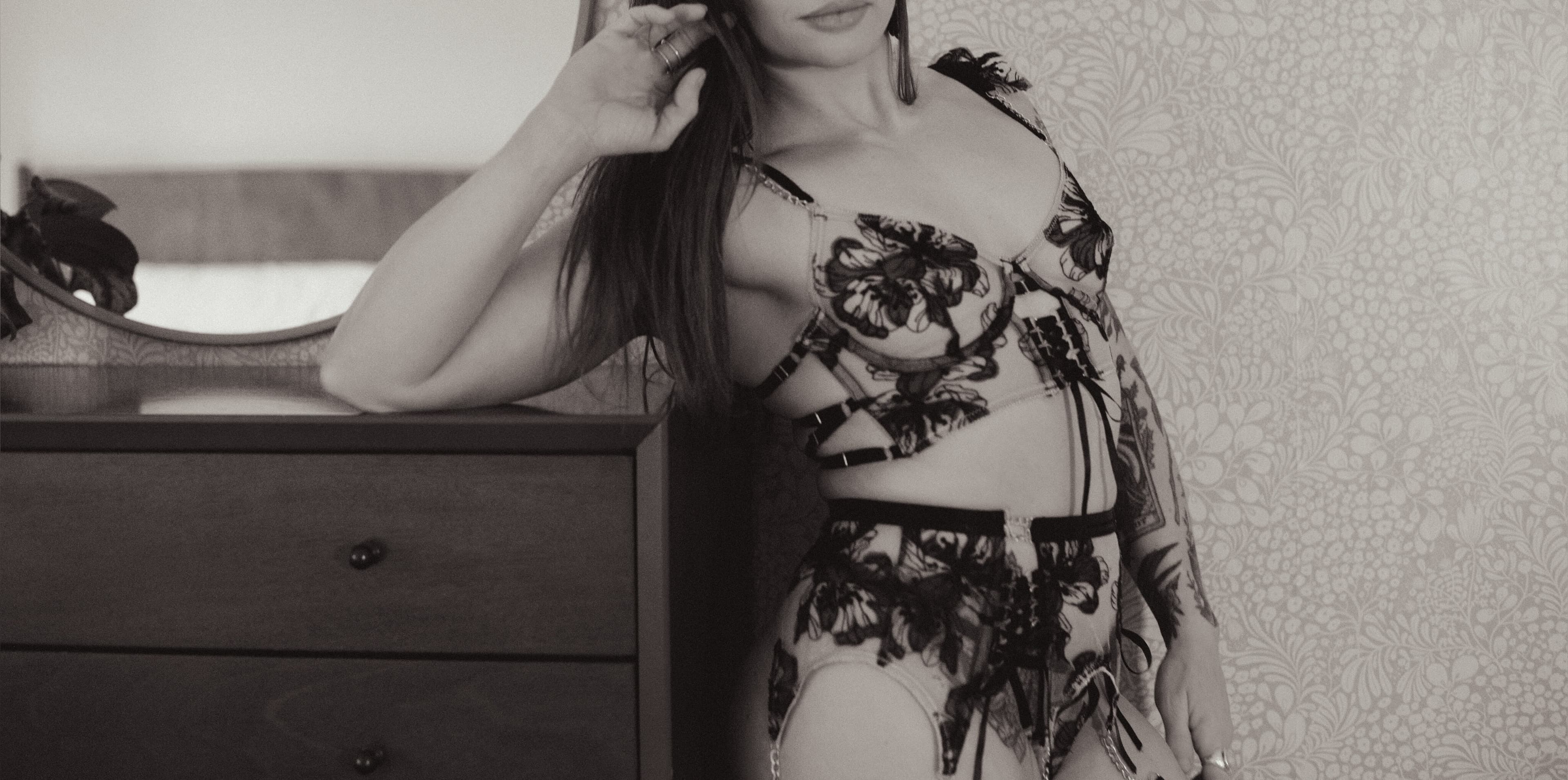 Nicolette Neige banner image