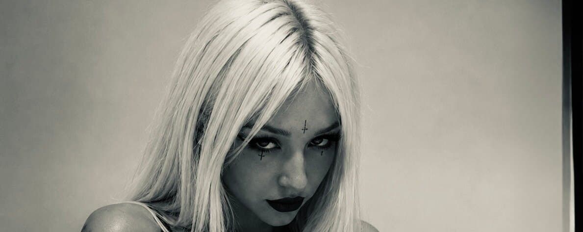 Lili-Raven🤍🖤 banner image