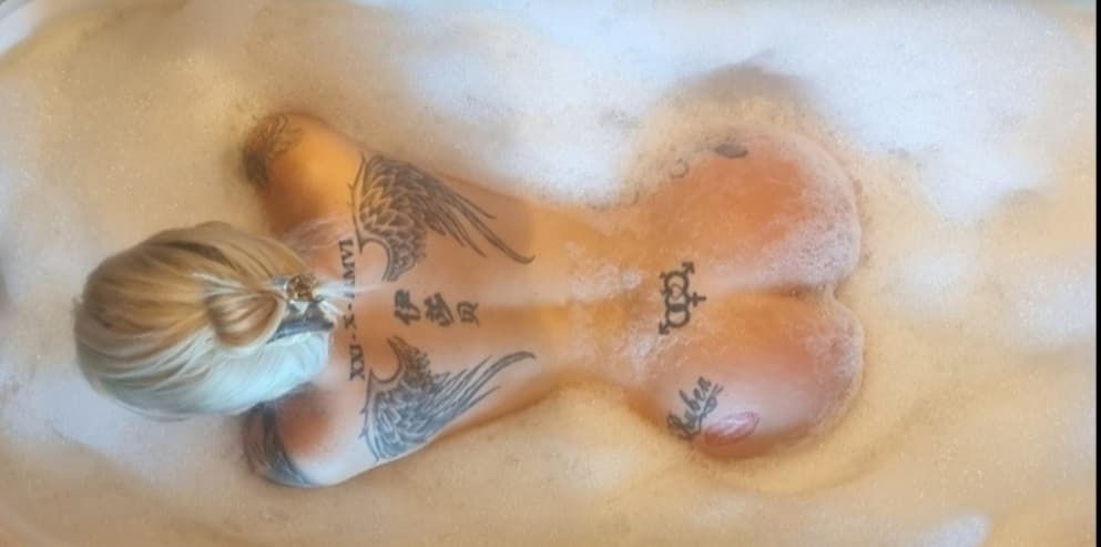 Amandax(+18) banner image