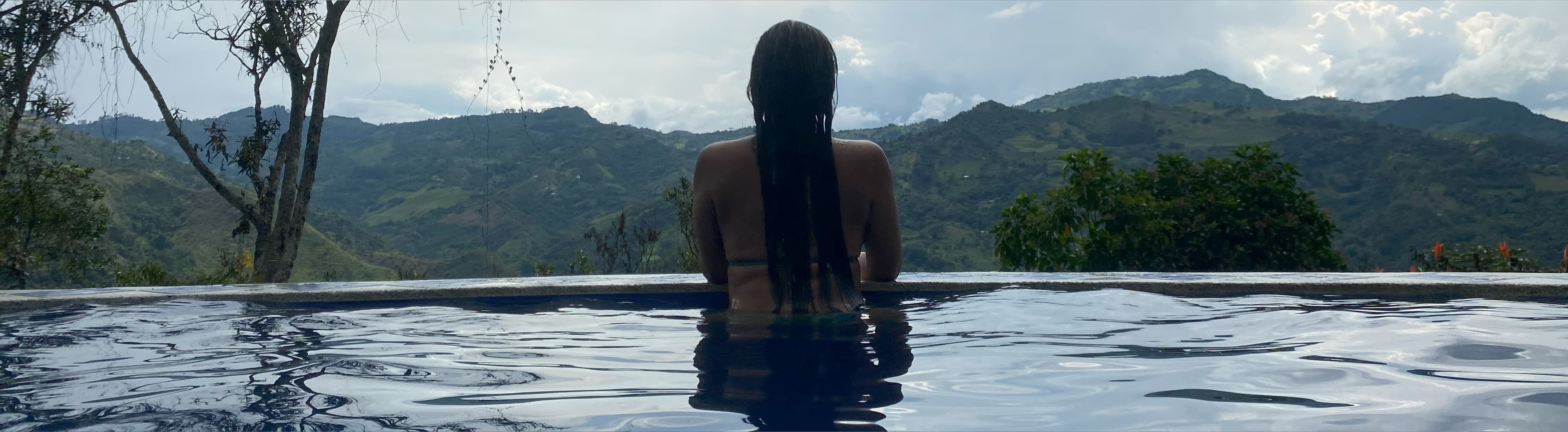 Khloé banner image