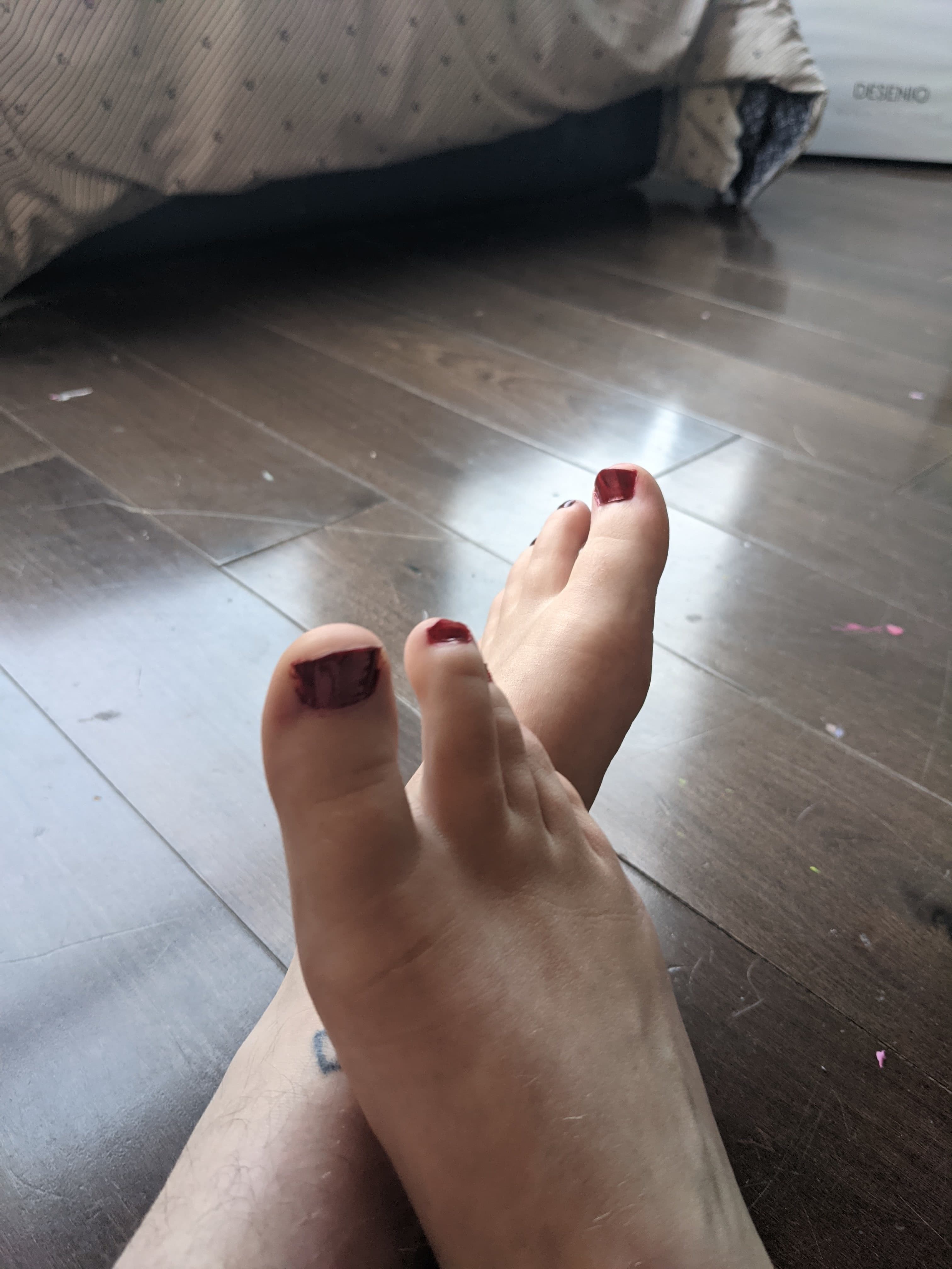 Isla's feet x banner image