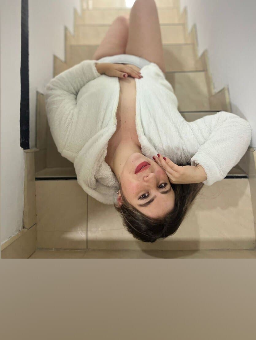 Yazmin.hot banner image