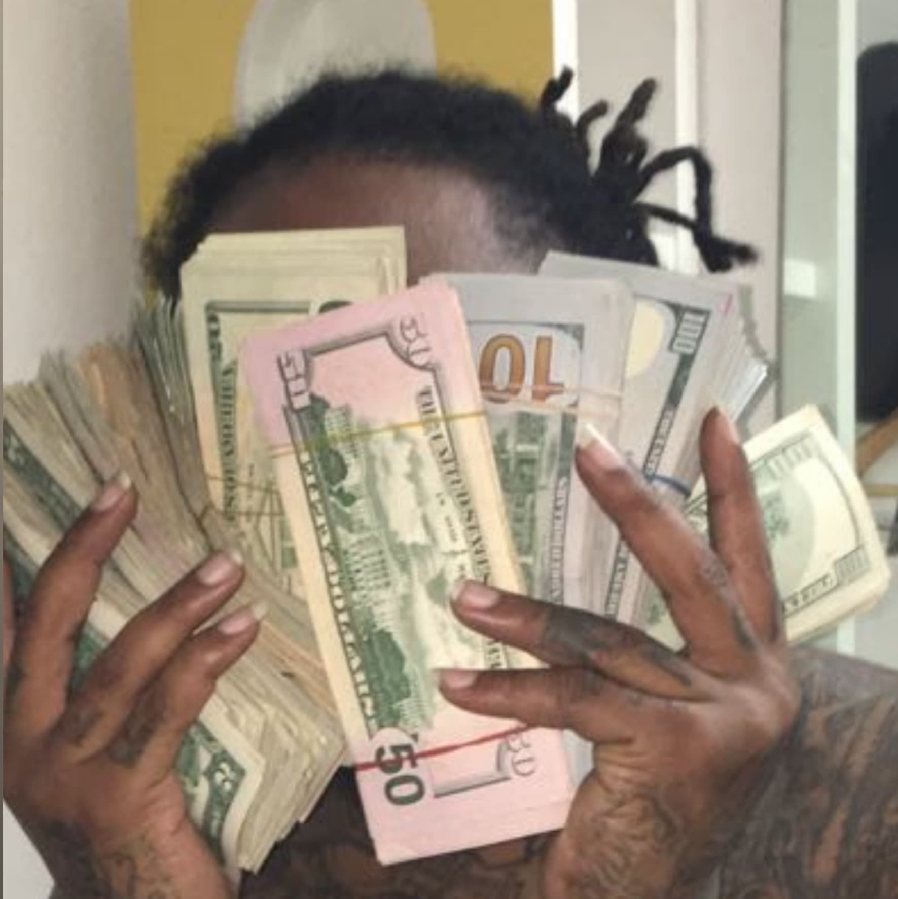 BOSS ALONE ENT! $CEO,000,000 banner image