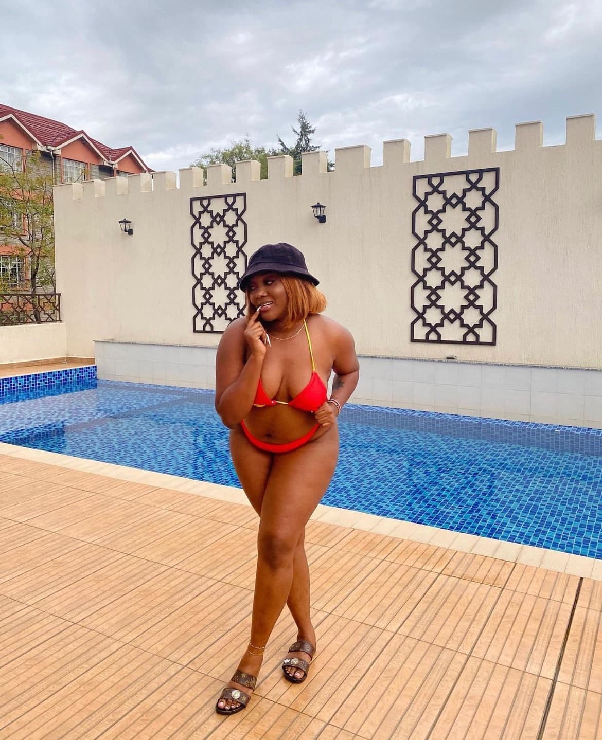Thickana sexy banner image