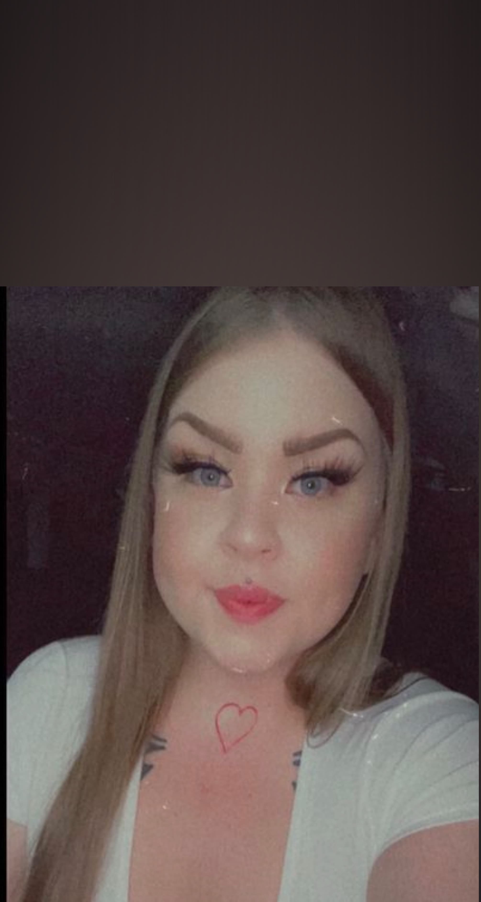Chey Luxxx banner image