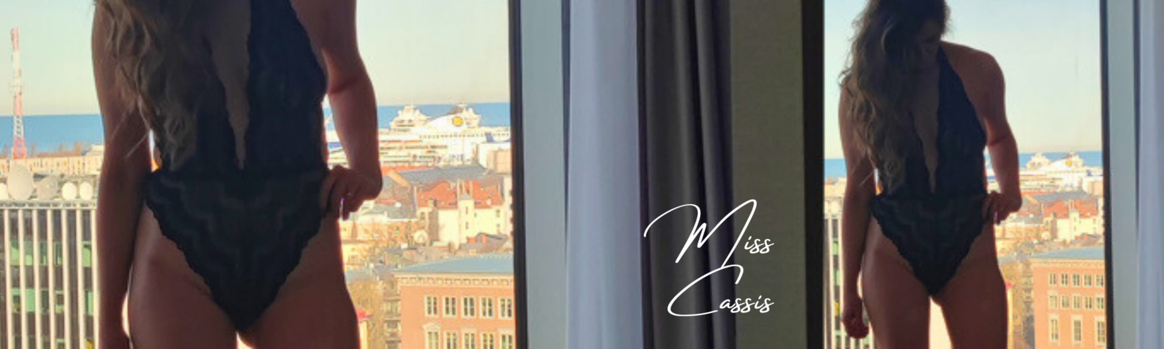 Miss Cassis π banner image