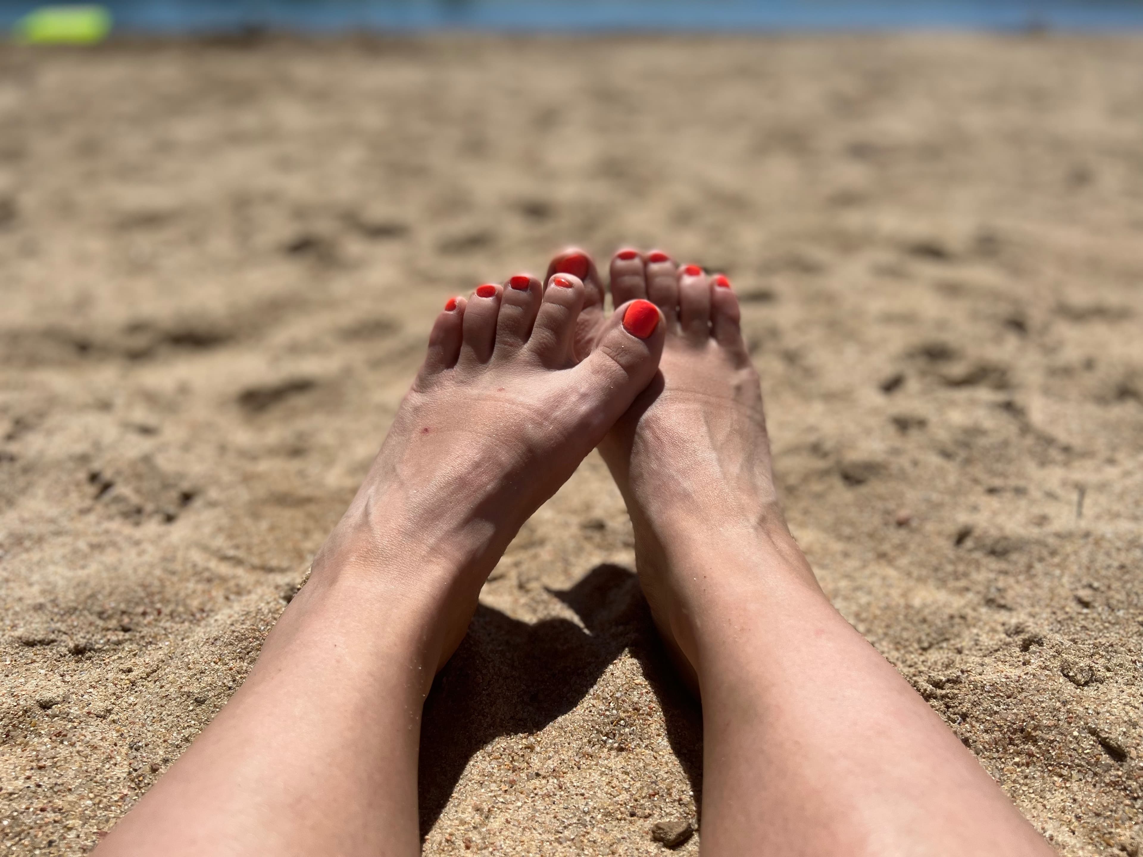 Gorgeous Toed Goddess banner image