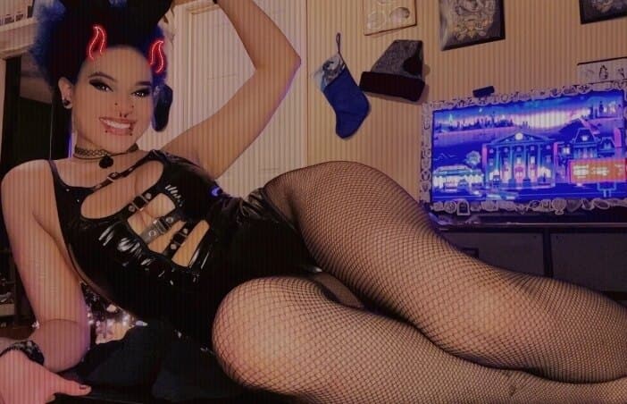 Tay🖤 banner image