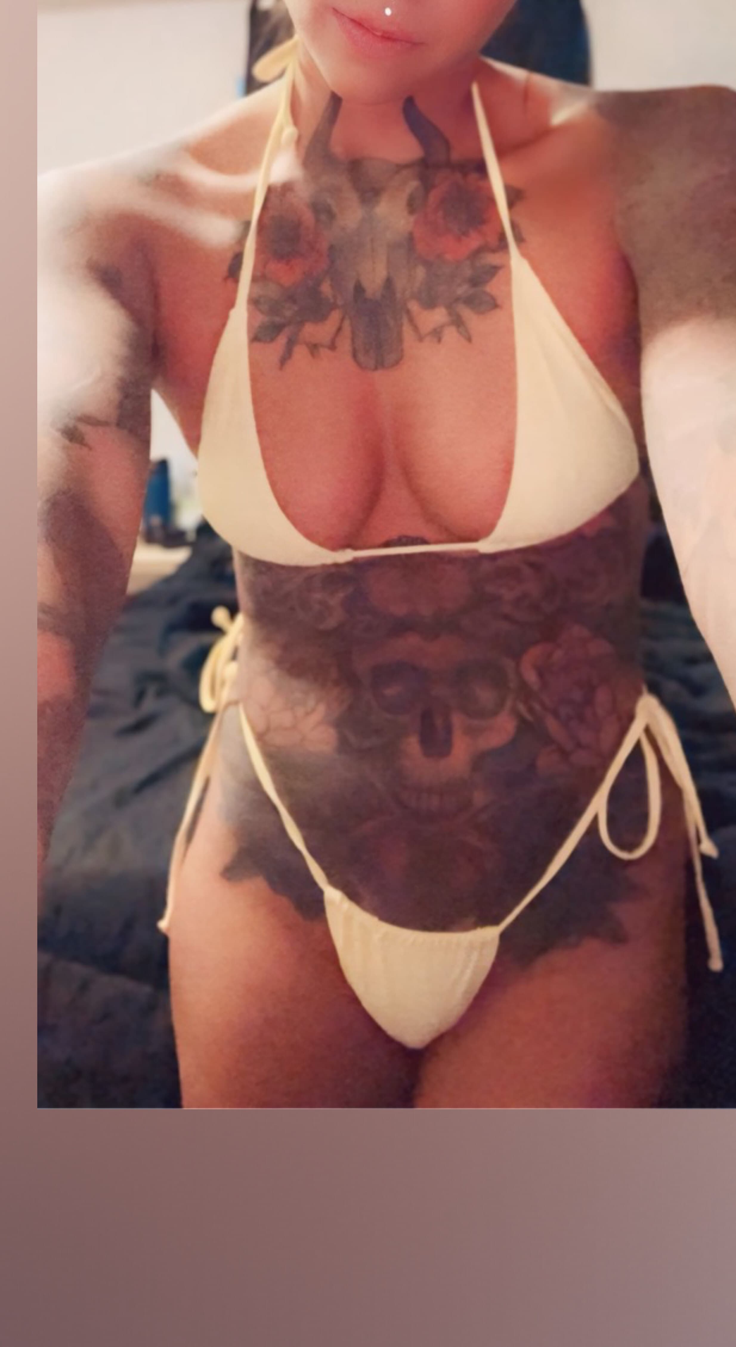 Dom_Momm banner image
