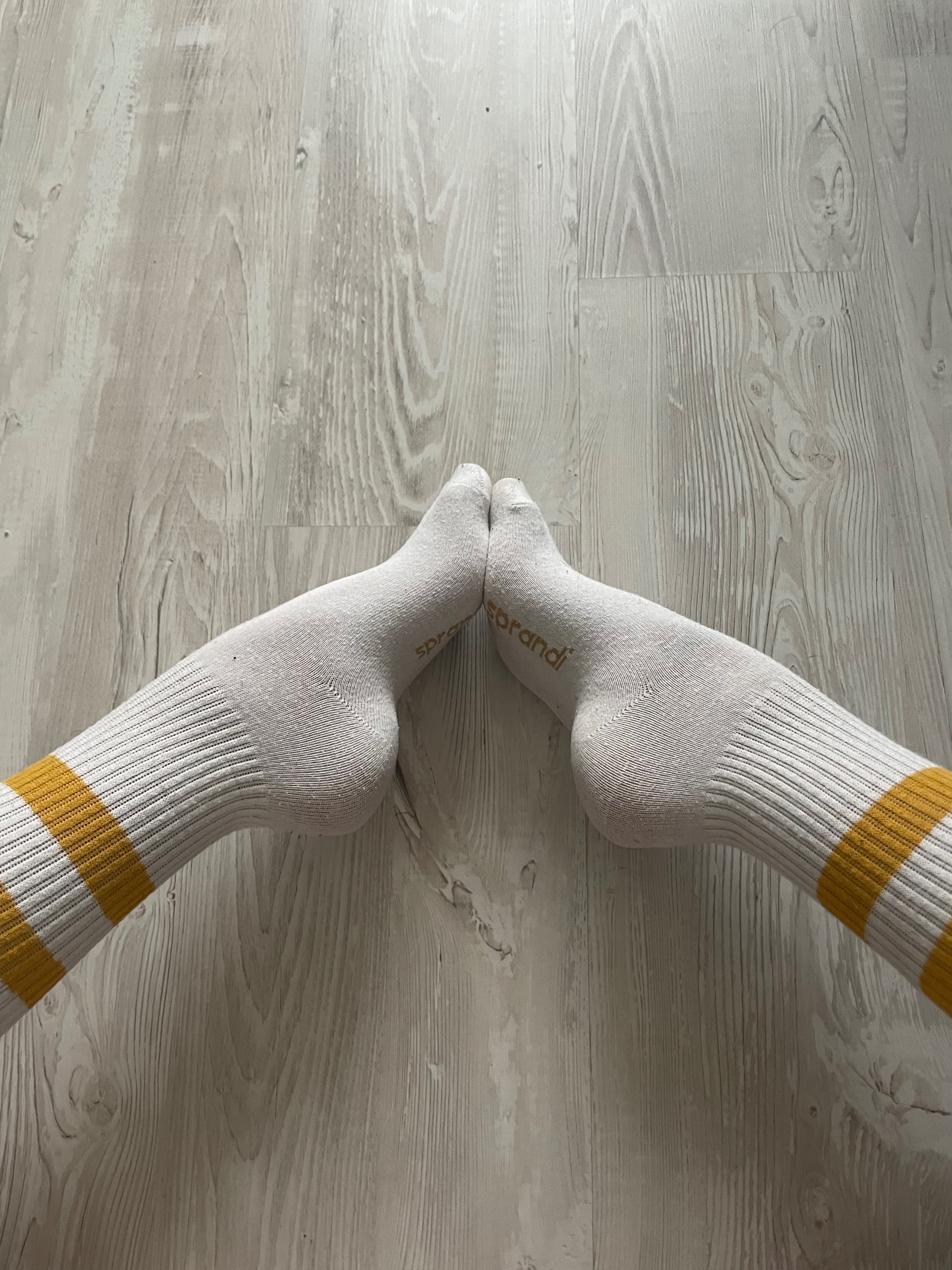 Petite feet banner image