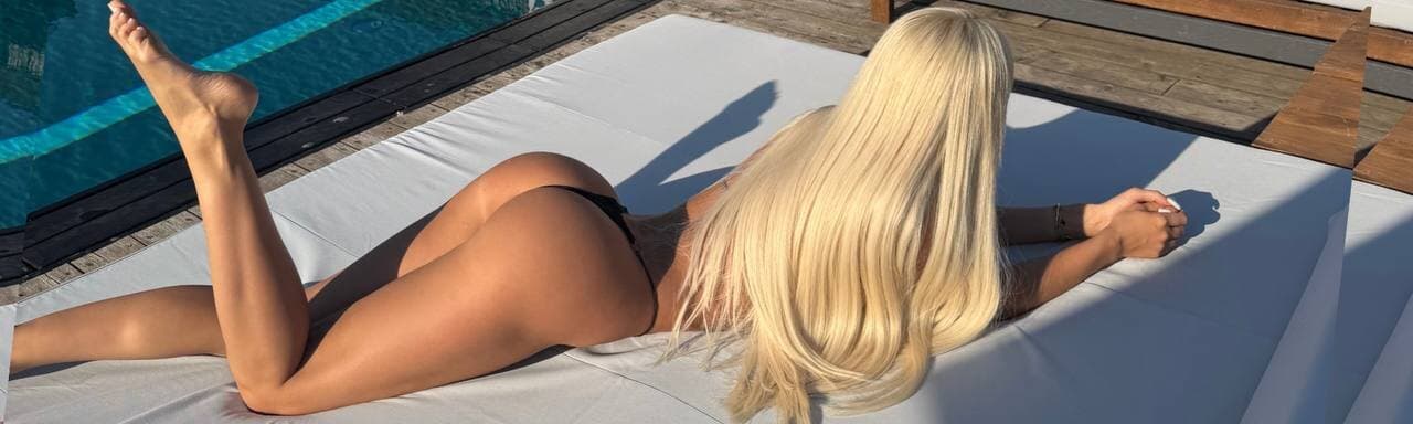 Krissy Dollπ banner image