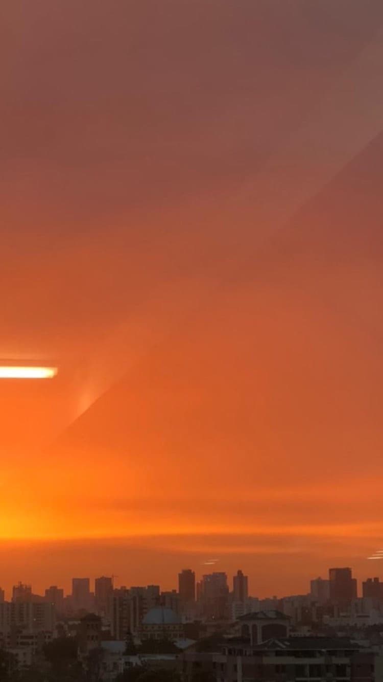 Curvy banner image
