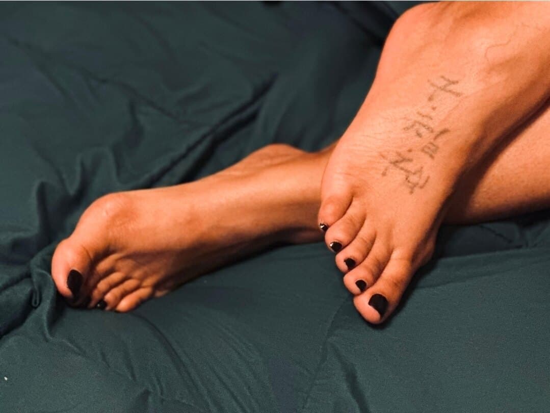 Raw Toes banner image