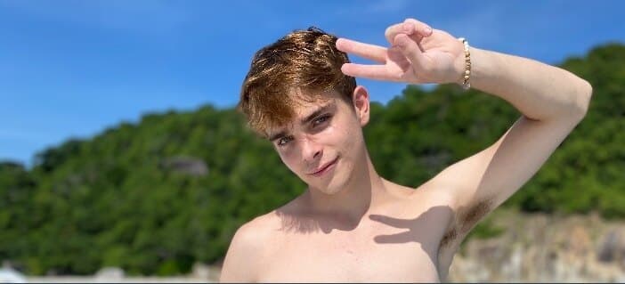 EthanTravels banner image