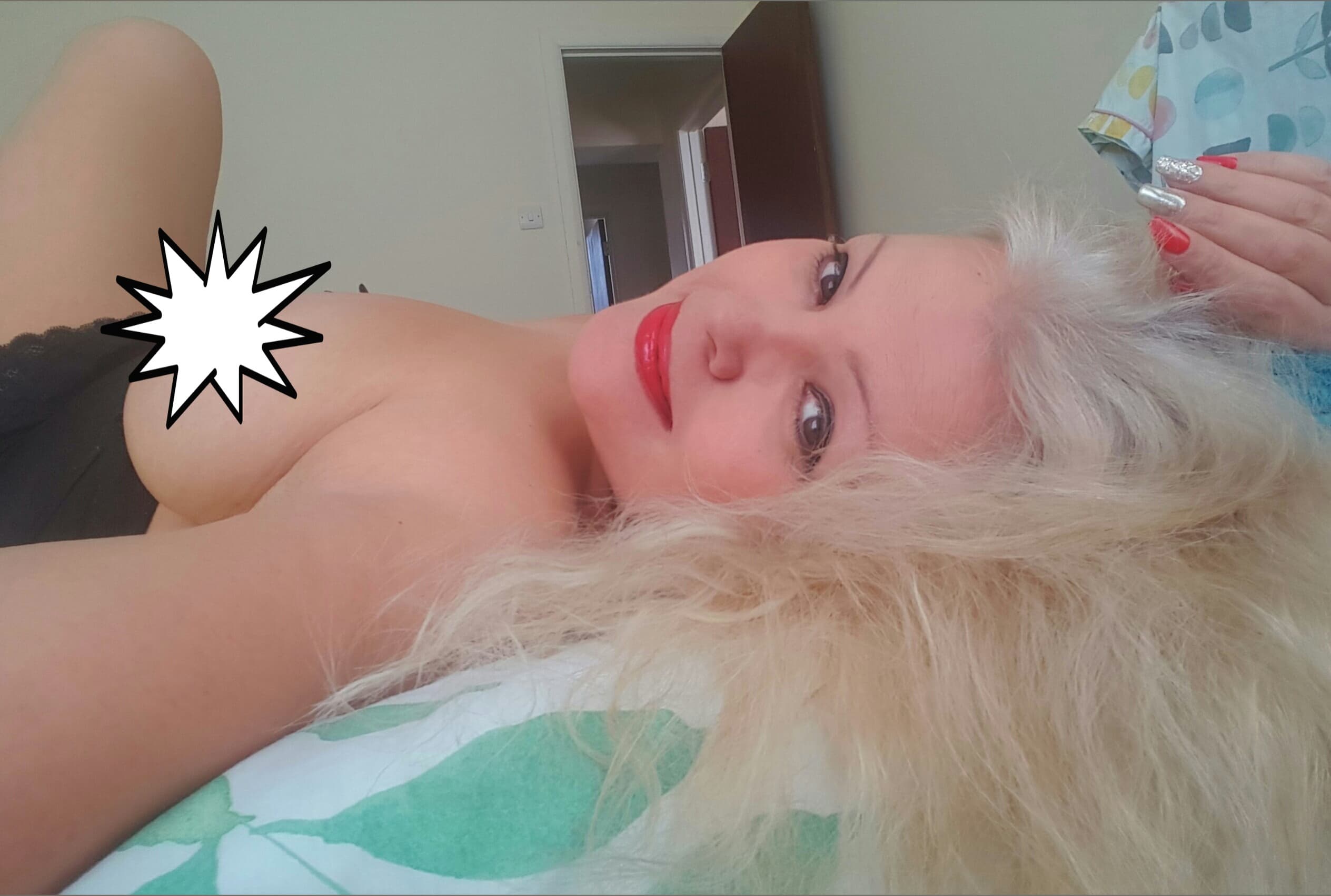 Nelly😘 Natural big tits Queen👸👸 banner image