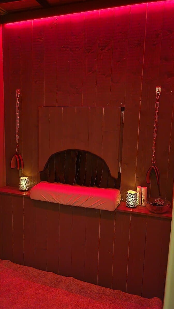 Stigs Spa & Spanking banner image