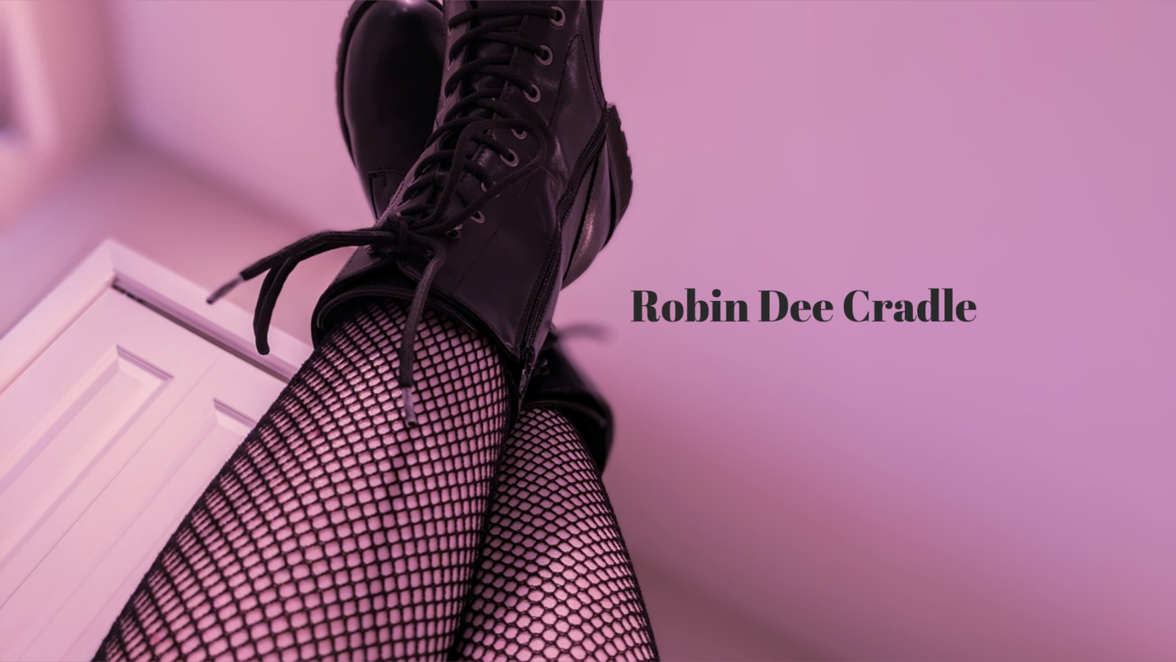 RobinDeeCradle VIP banner image