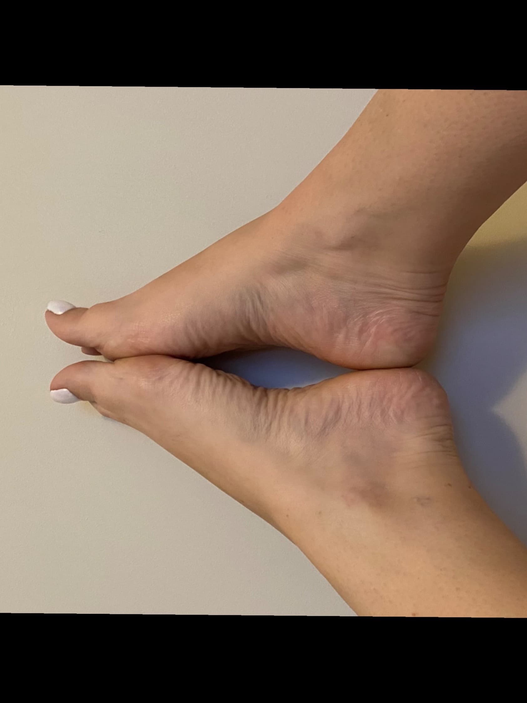 Pretty feet banner image