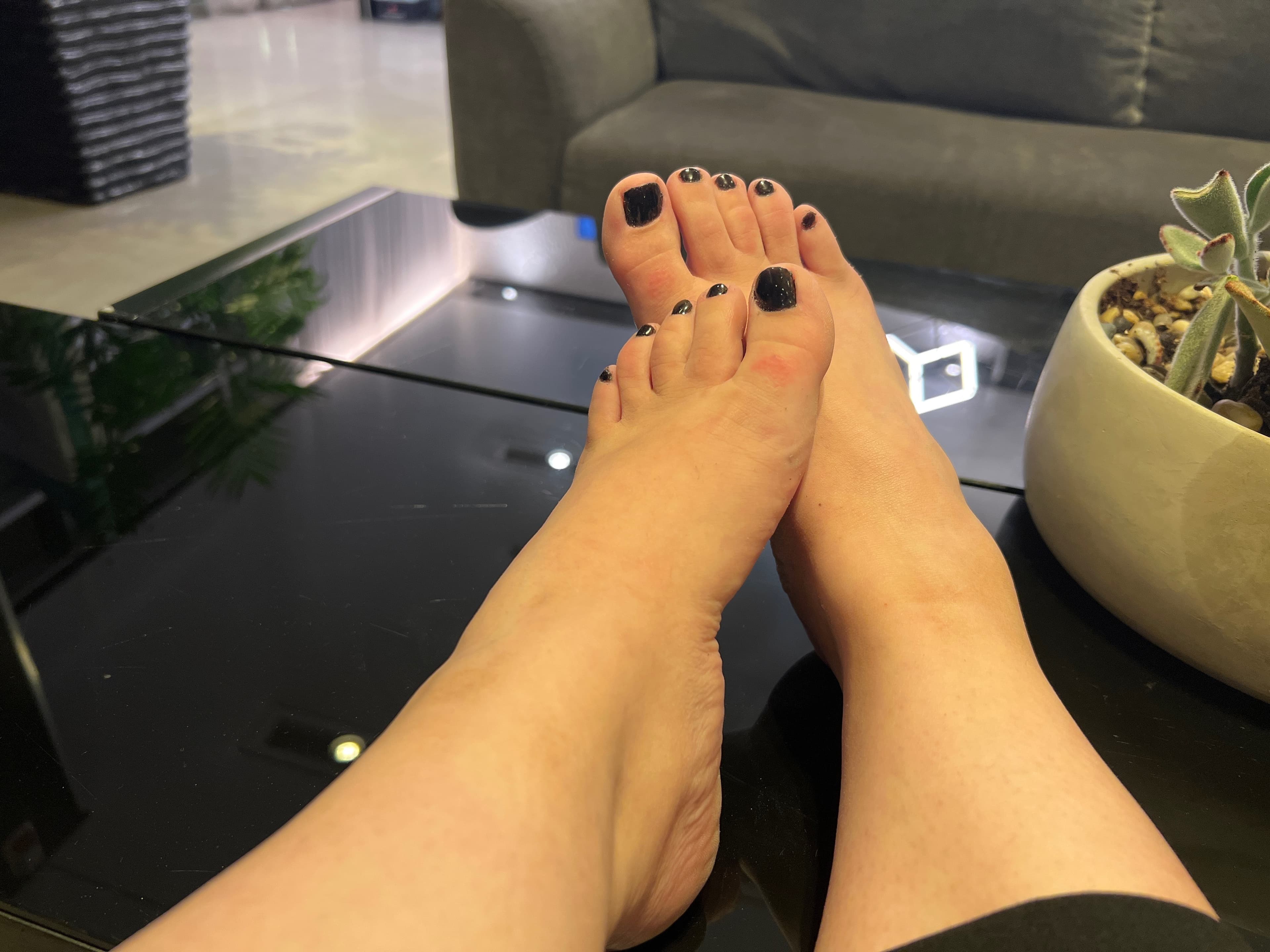 Feet me banner image