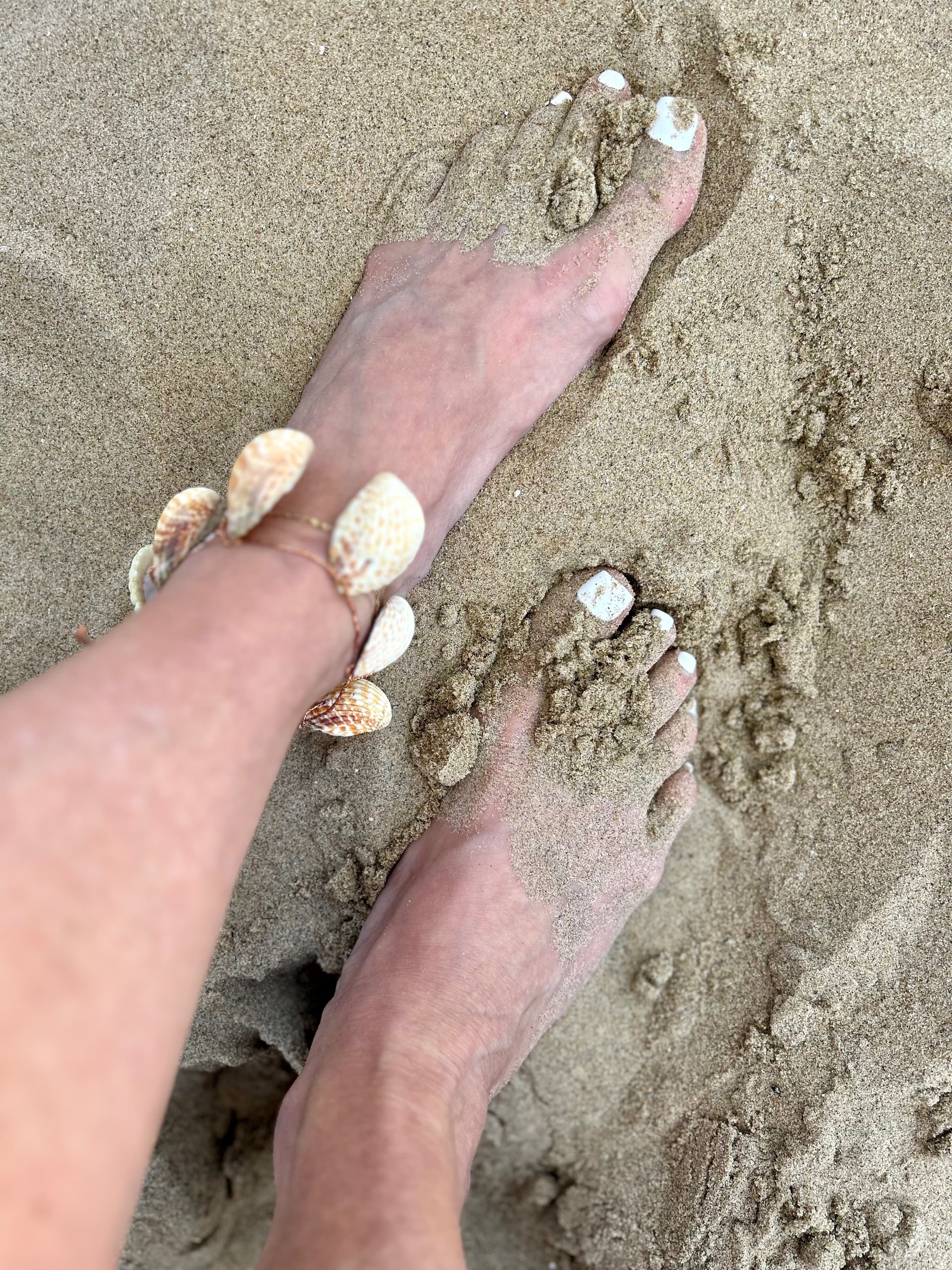 Eva’s arching feet banner image