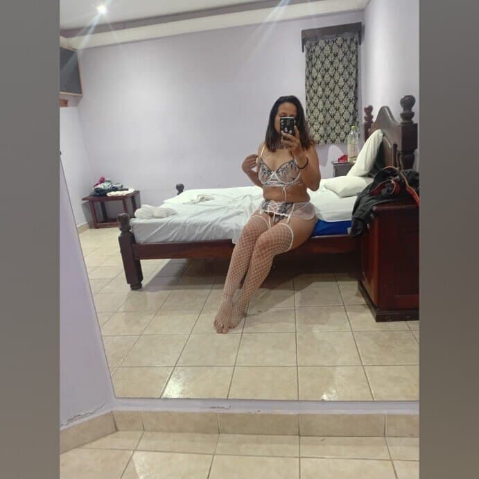 Elizabeth Oviedo banner image