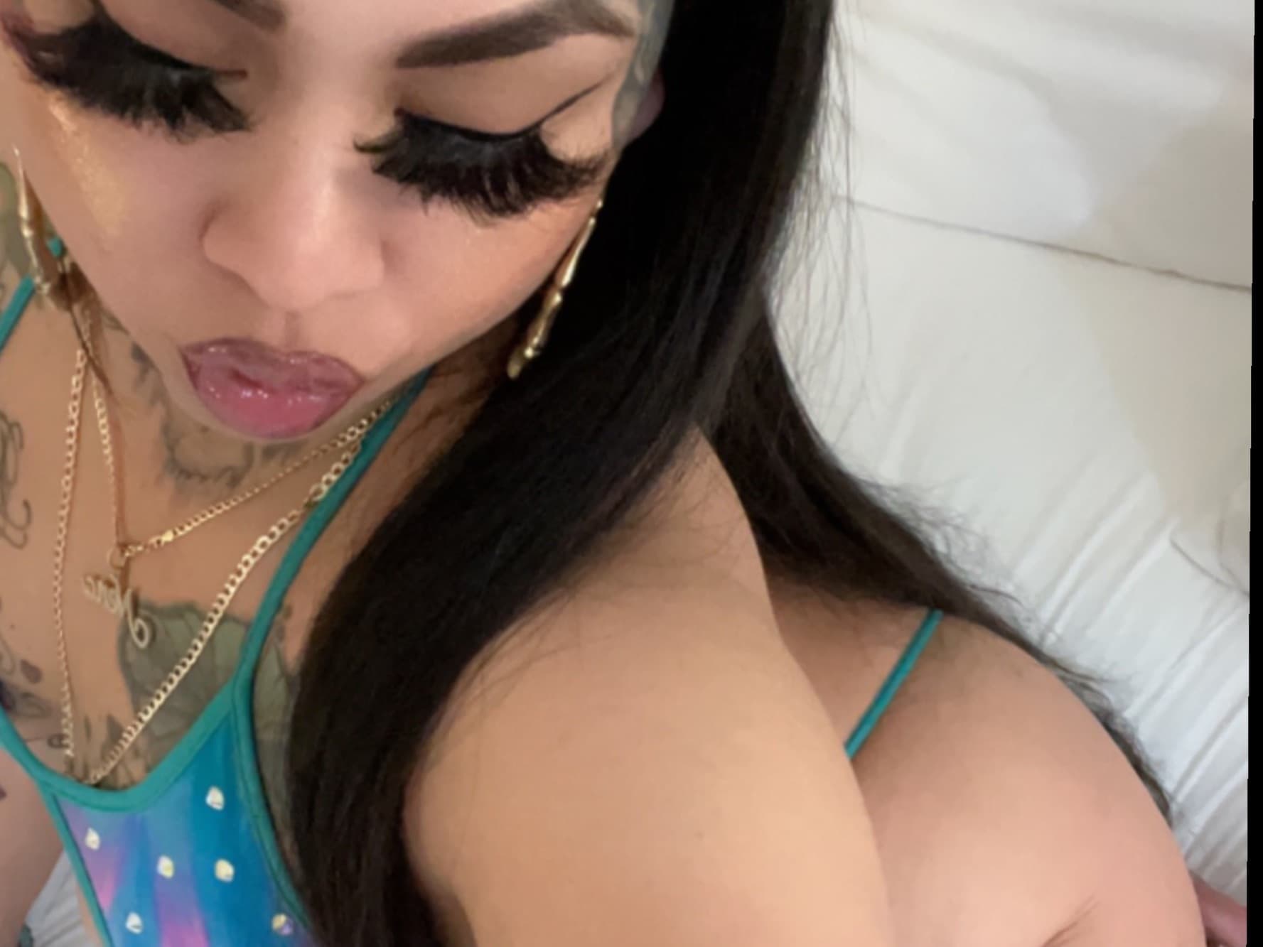 NeNaBaddd banner image