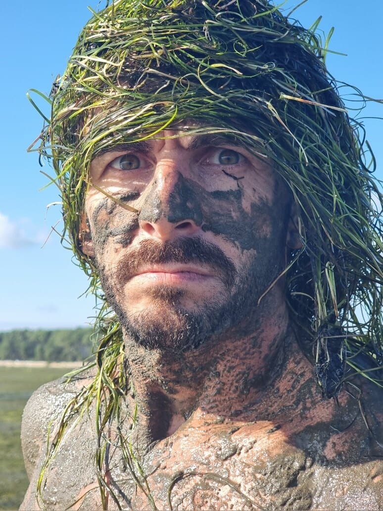 Erhos. banner image