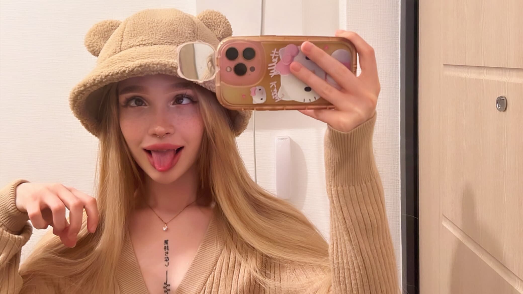 FreckleBlondy banner image