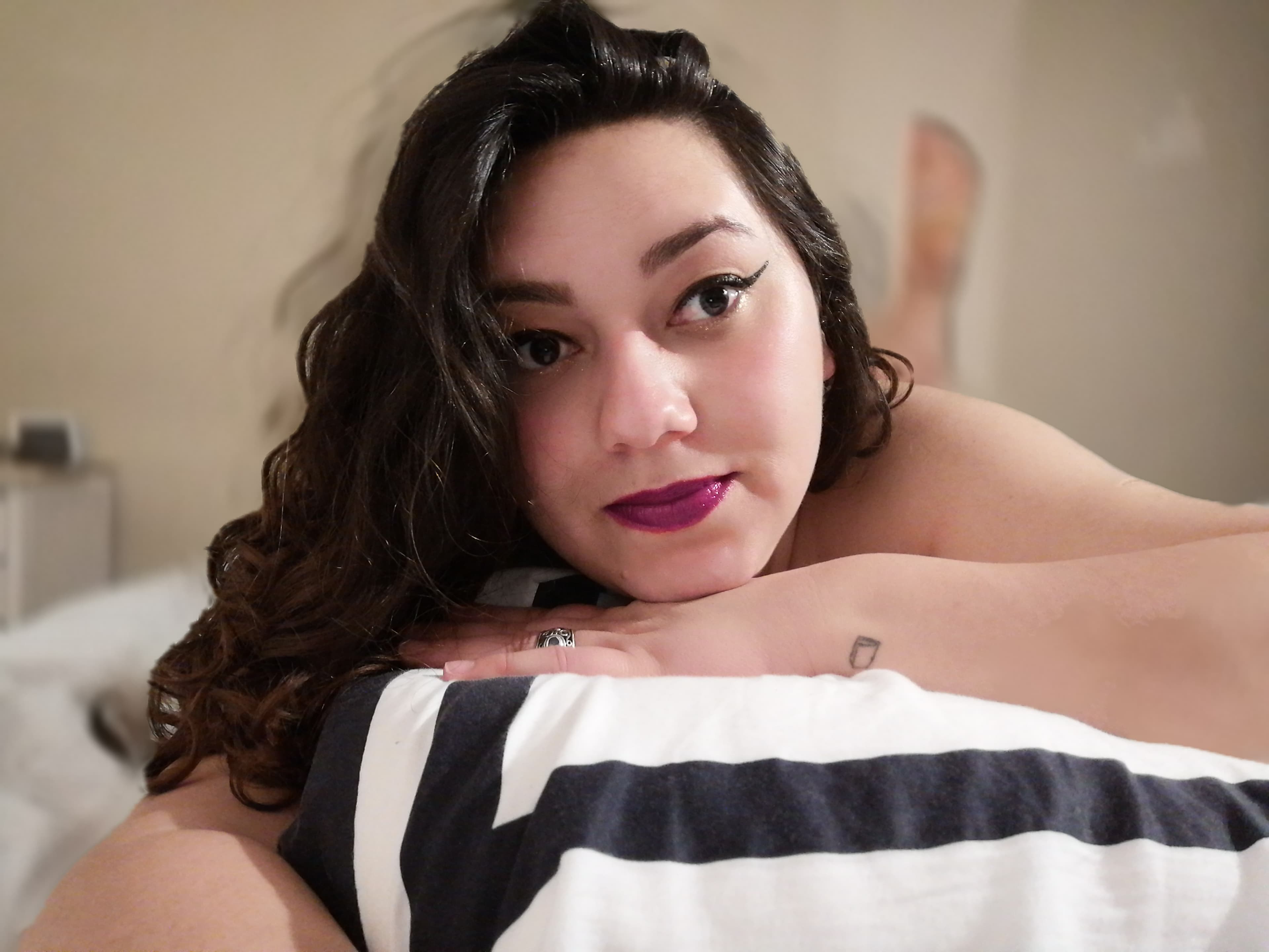 Jolie Lou Free banner image