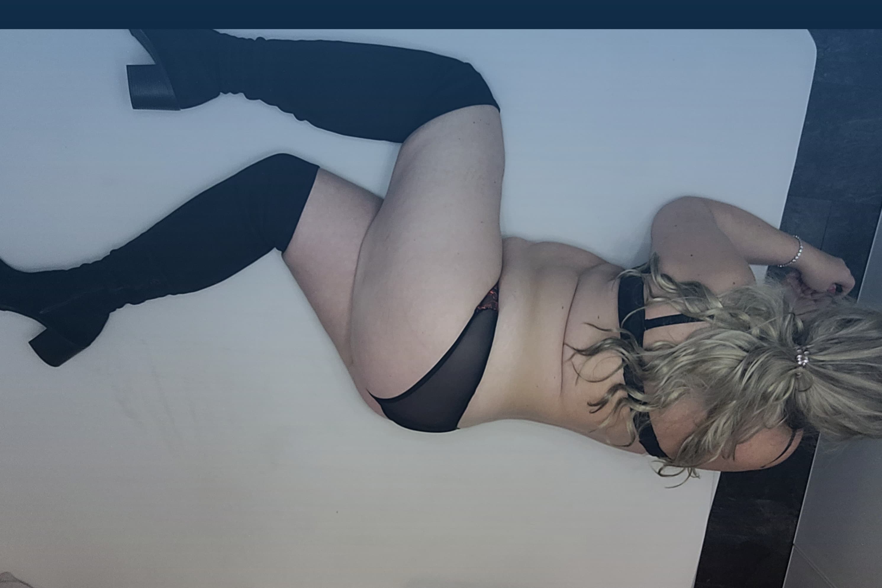 🎀Elena Orchideeya🎀BBW🎀Smoking🎀feet🎀 banner image